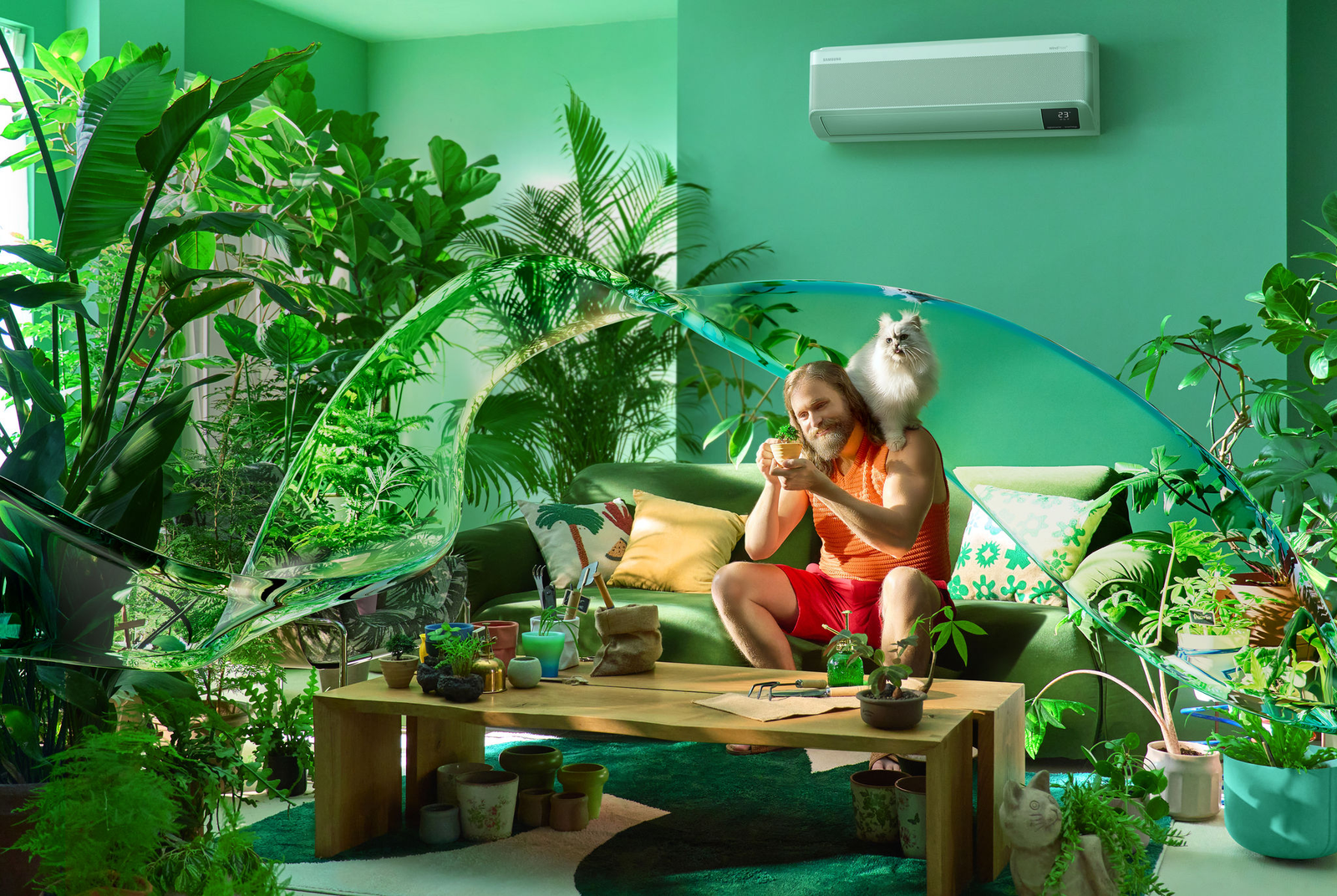 Stay cool without feeling cold using WindFree™¹ Cooling. Its advanced air flow structure gently and evenly disperses air through 23,000 micro air holes. It creates a “Still Air” environment with a very low air speed, so it cools a room without the unpleasant feeling of cold wind on your skin.